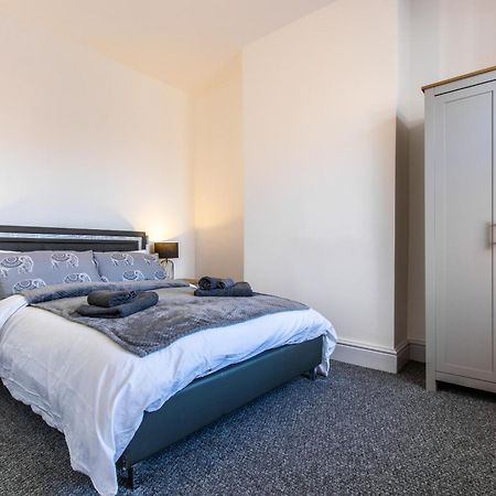 Villa Warburton House, Newark - Walking Distance From North Gate Train Station & Market Place Exterior foto