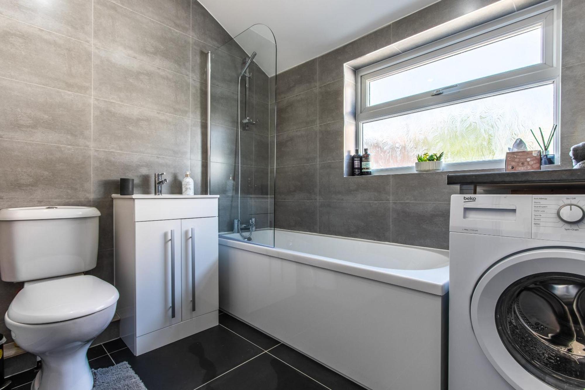 Villa Warburton House, Newark - Walking Distance From North Gate Train Station & Market Place Exterior foto